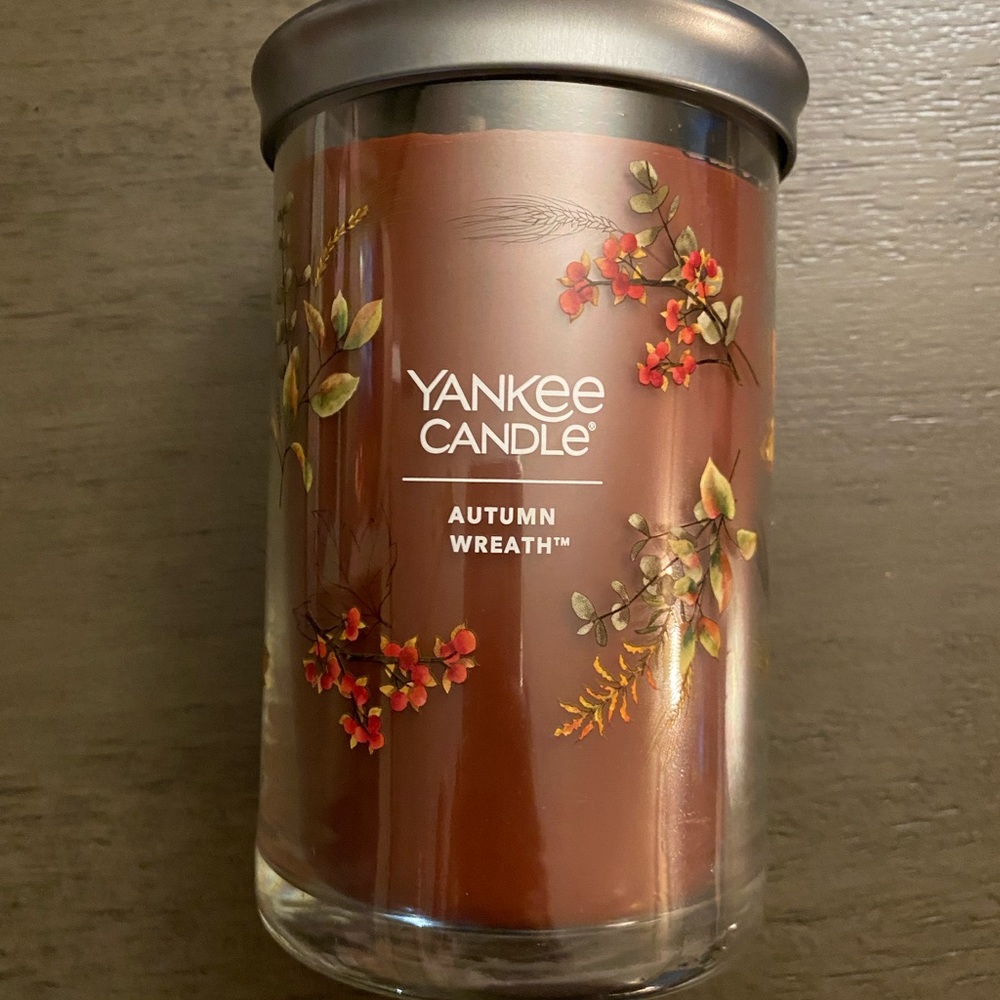 Yankee Candle in “Autumn Wreath” scent.